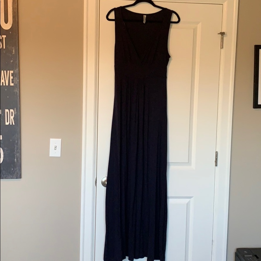 Navy Loveapella maxi.  Size L.